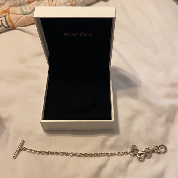 Pandora Knotted Heart T-Bar bracelet - Picture 2 of 3